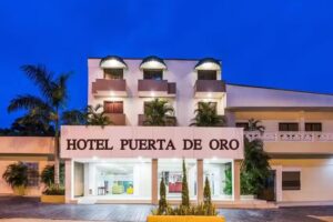 Hotel Puerta de Oro