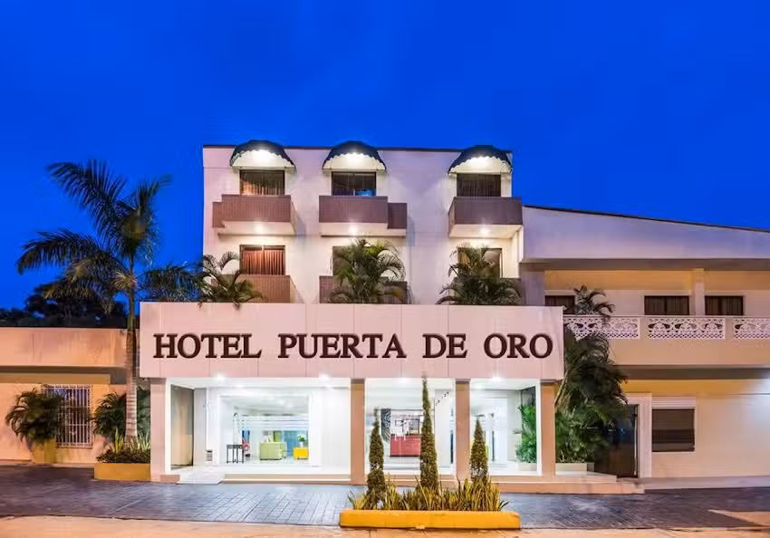 Hotel Puerta de Oro