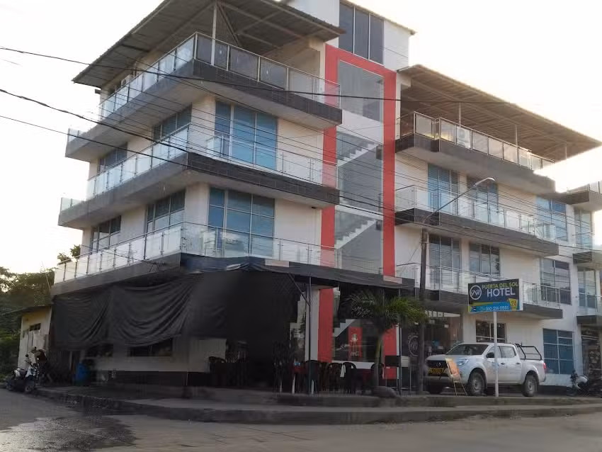 Hotel Puerta Del Sol