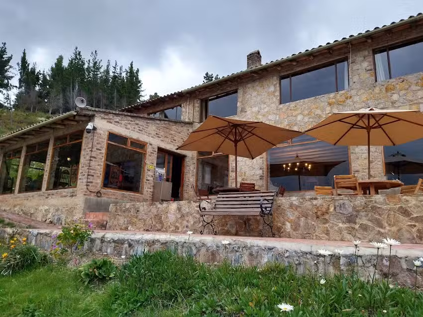 Hotel Refugio Pozo Azul