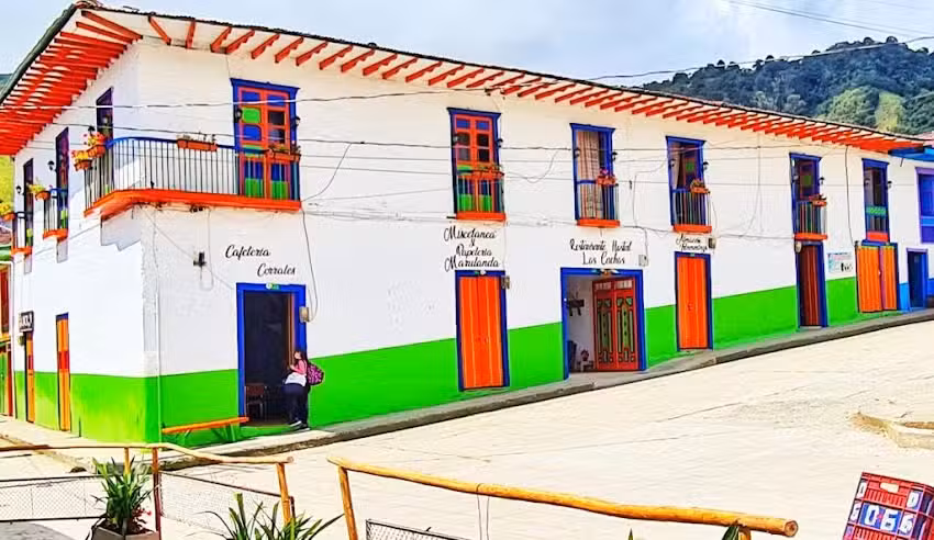 HOTEL RESTAURANTE BAR LOS CACHOS