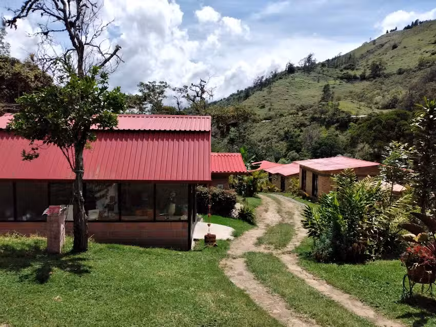 HOTEL ROCAS DEL PARAISO