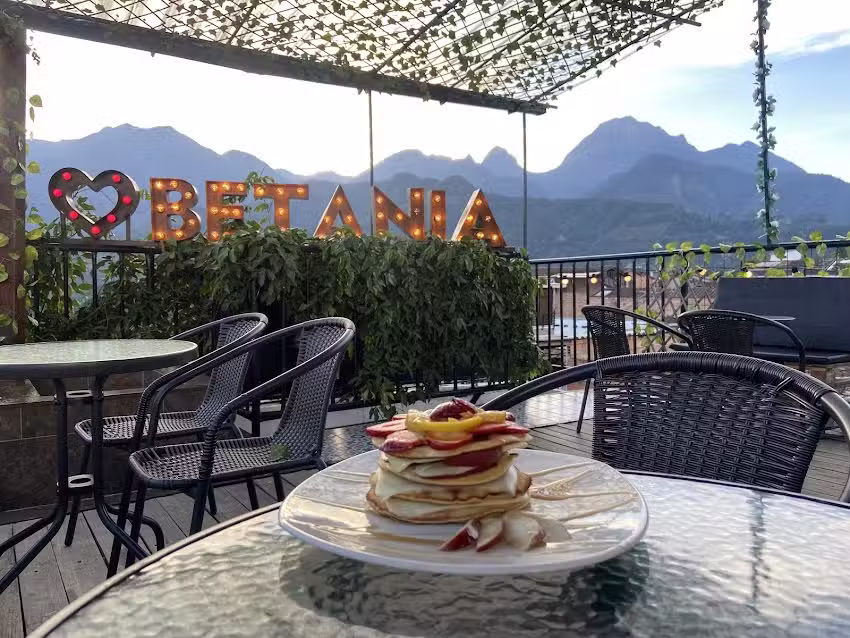 Hotel & Rooftop Farallones Betania