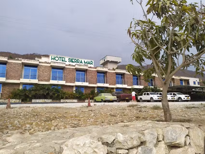HOTEL SIERRA MAR