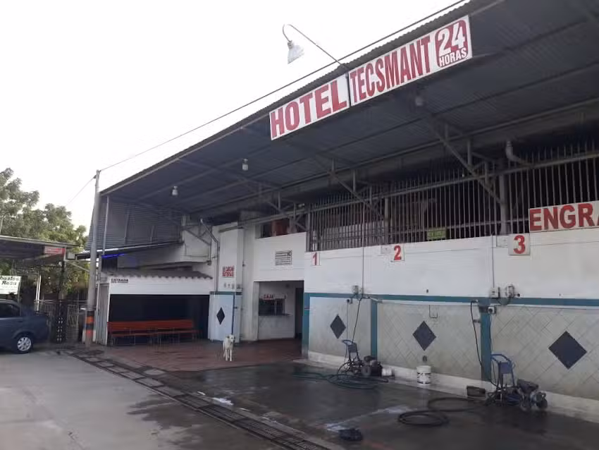 Hotel Tecsmant (Urbanizaci&oacute;n Limonar Del Norte)