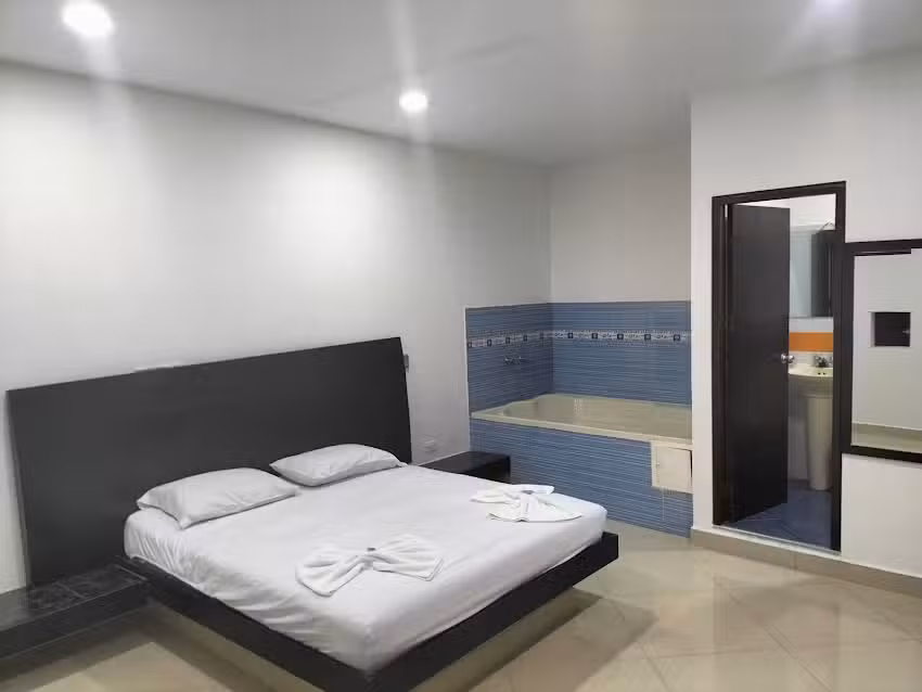 HOTEL UNIVERSO PLAZA .