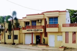 Hotel Venecia Ceret&eacute;