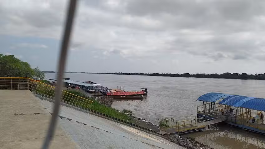 HOTEL VISTA AL RIO