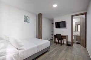 Hotel Xliving Host & Rooms