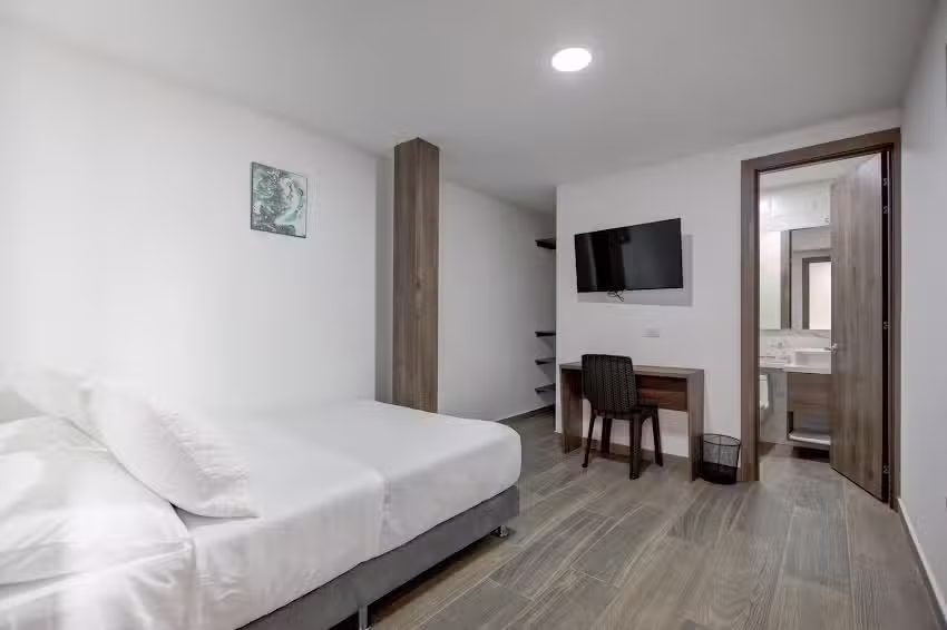 Hotel Xliving Host & Rooms