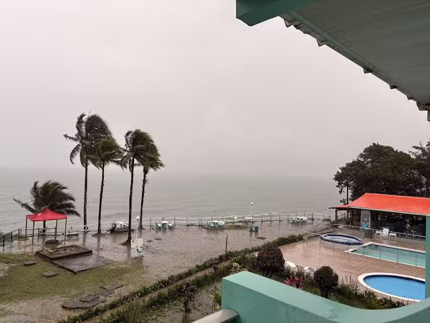 Hotel y Caba&ntilde;as Reserva Aguamarima