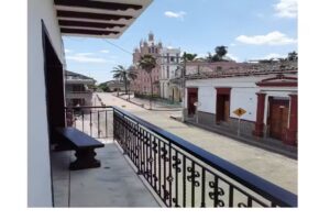 Hotel y Parqueadero casa del Milagroso