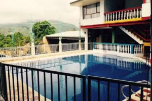 Hotel y Piscina Villa Ly