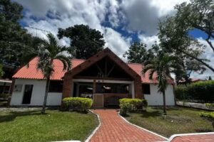 Hotel y restaurante Checho&rsquo;s