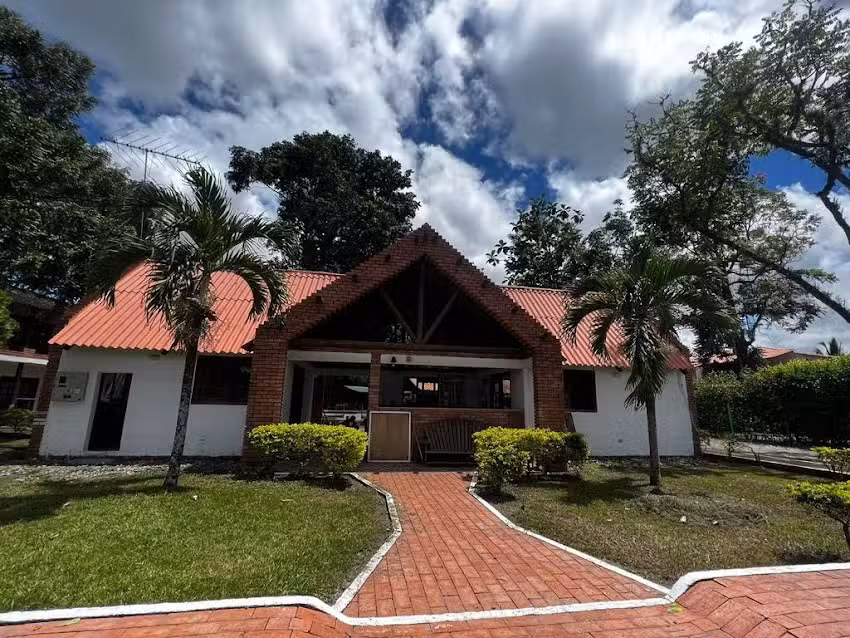 Hotel y restaurante Checho&rsquo;s