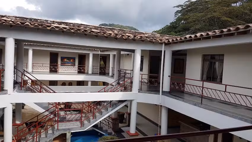 Hotel Y Restaurante El Cacique