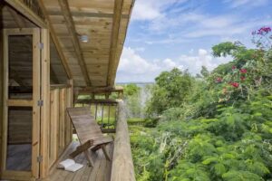 Hotel y Restaurante Playa Manglares | Isla Bar&uacute;