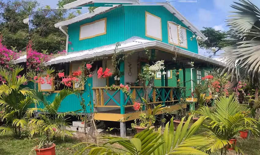 HOTEL YELLOW HOME PROVIDENCE ISLAND RNT149592