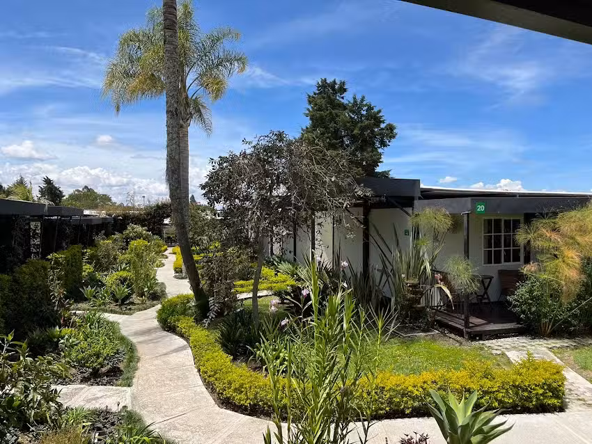 Isak Hotel y Golf Aeropuerto