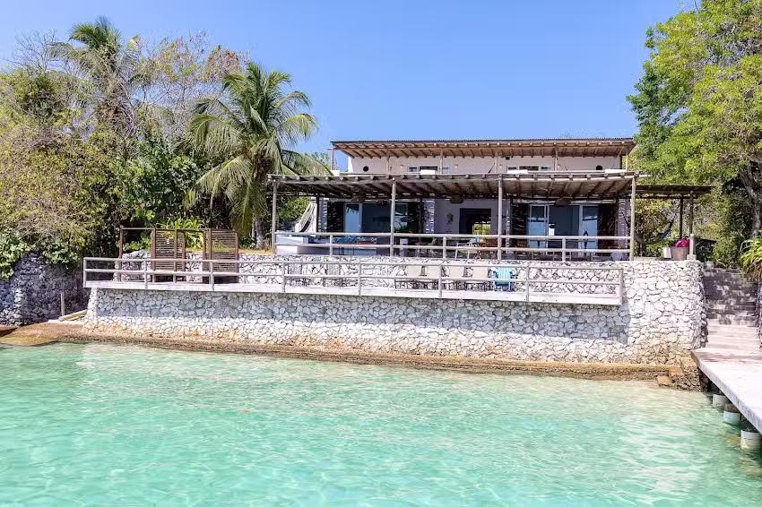 Isla Bonita by Casa del Arzobispado