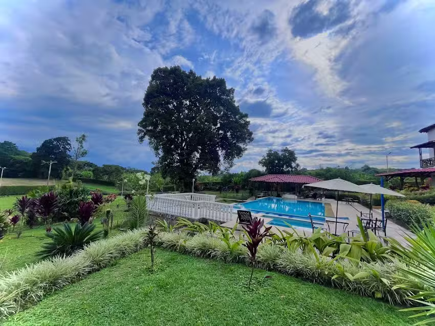 Jardines del Caf&eacute; / Finca Entre Nubes
