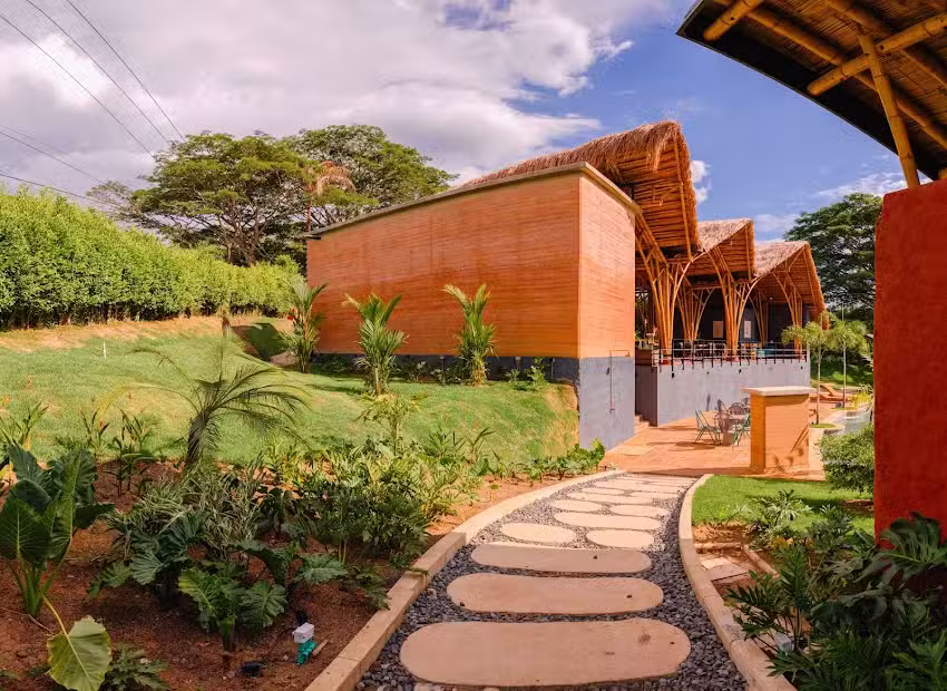 Kawa Bamboo Retreat Hotel en Cerritos