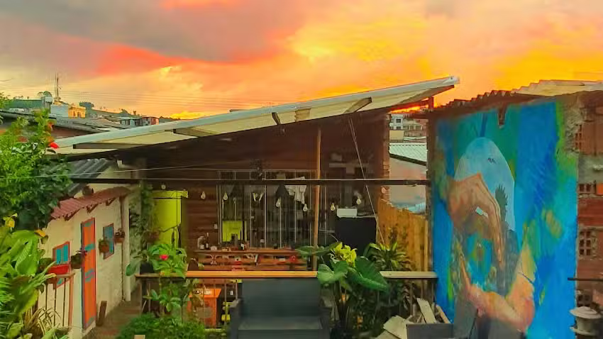 Kiman&aacute; Hostal