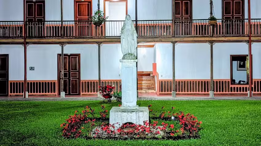 La Apost&oacute;lica