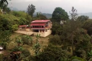 La Buitrera, El Ed&eacute;n.