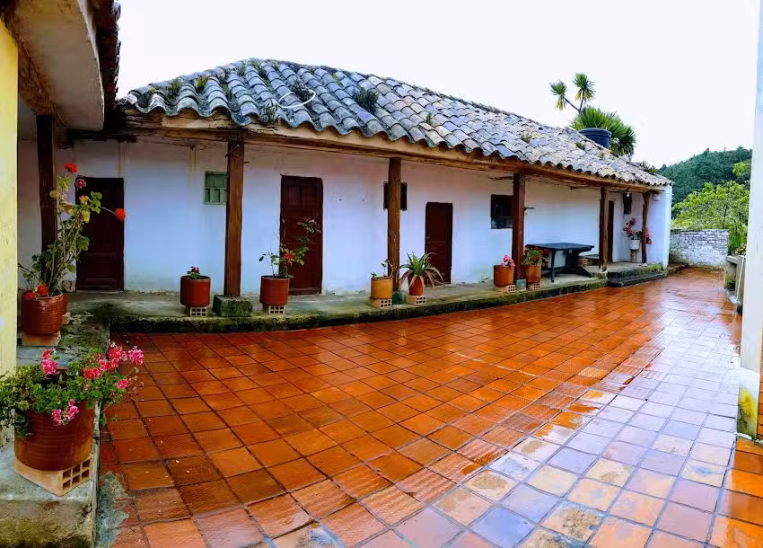 La Caba&ntilde;a Aguilar