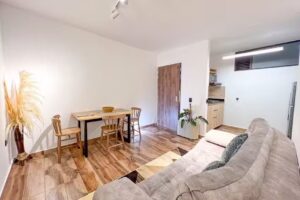 La Caverna – colinving