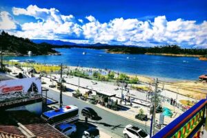 LA MARTINERA PLAZA PRINCIPAL