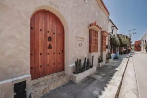 LA SANTISIMA – Luxury Vacation Rentals