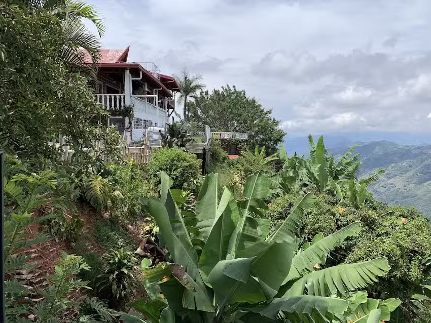 Las Monta&ntilde;as Inn &ndash; Hoster&iacute;a