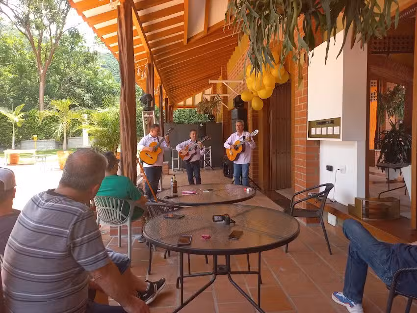 Linda Sofia-Paradise