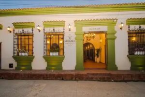 LITERATIUM hotel boutique – Books & Coffee