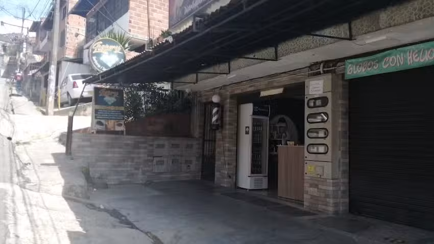 Luxury barbershop & nails spa