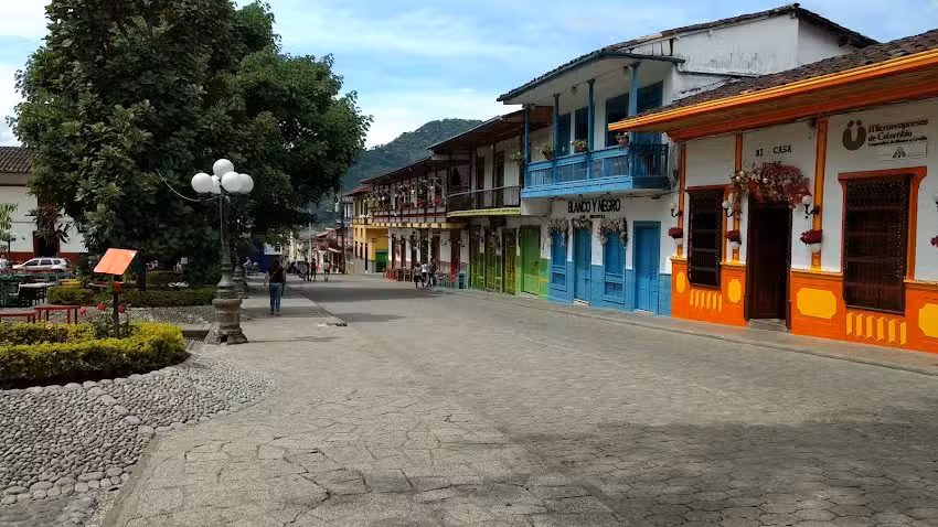 Magic Jard&iacute;n Hostel / Hospedaje Jard&iacute;n Antioquia