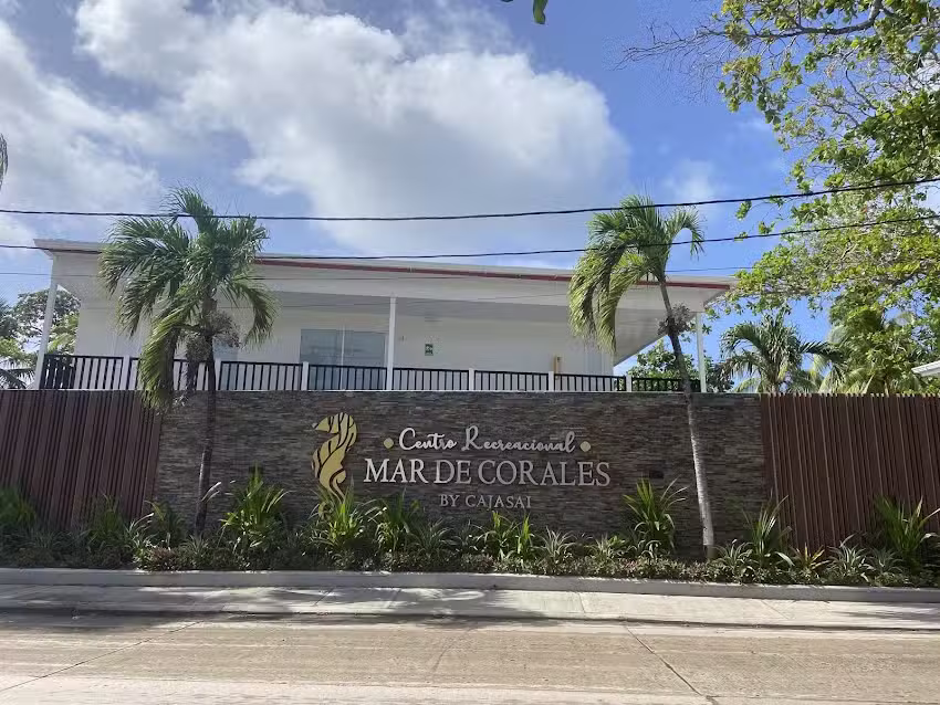 Mar de Corales &ndash; Centro Recreacional by Cajasai