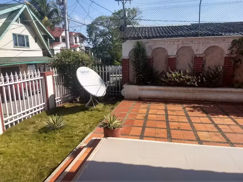 Mary Hosting Sarie Bay