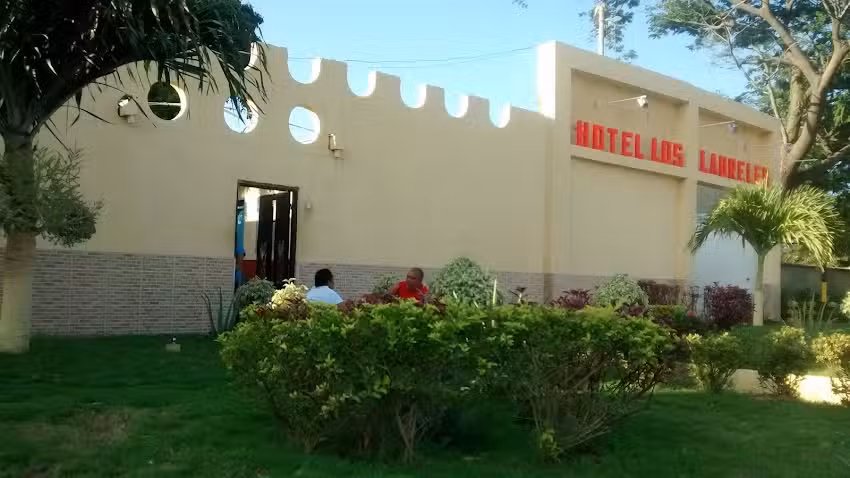 Motel Los Laureles