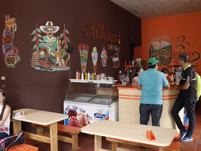 M&uacute;cura- Caf&eacute; y Helado