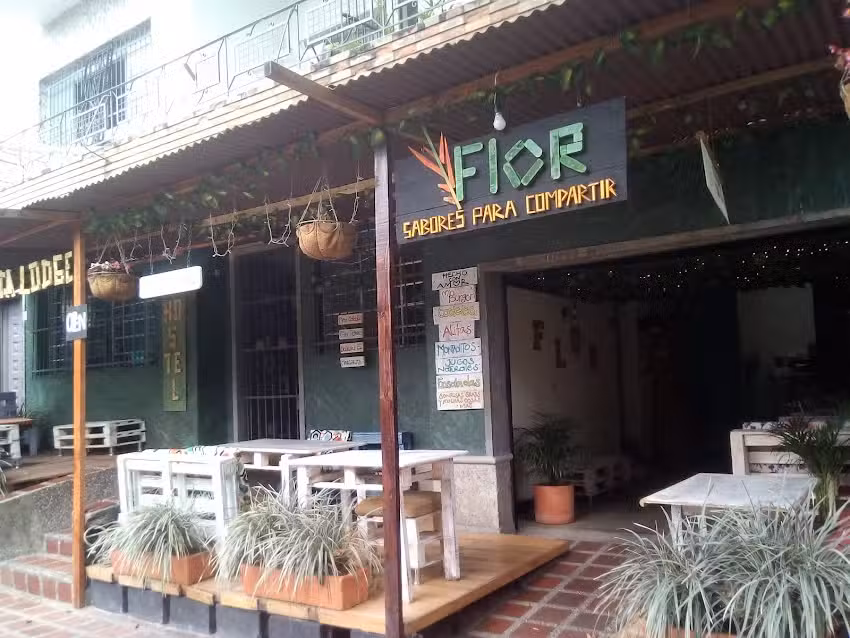 NATA LODGE HOSTAL MEDELLIN