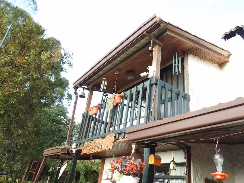 Nido de aguilas &ndash; Casa de campo , refugio.