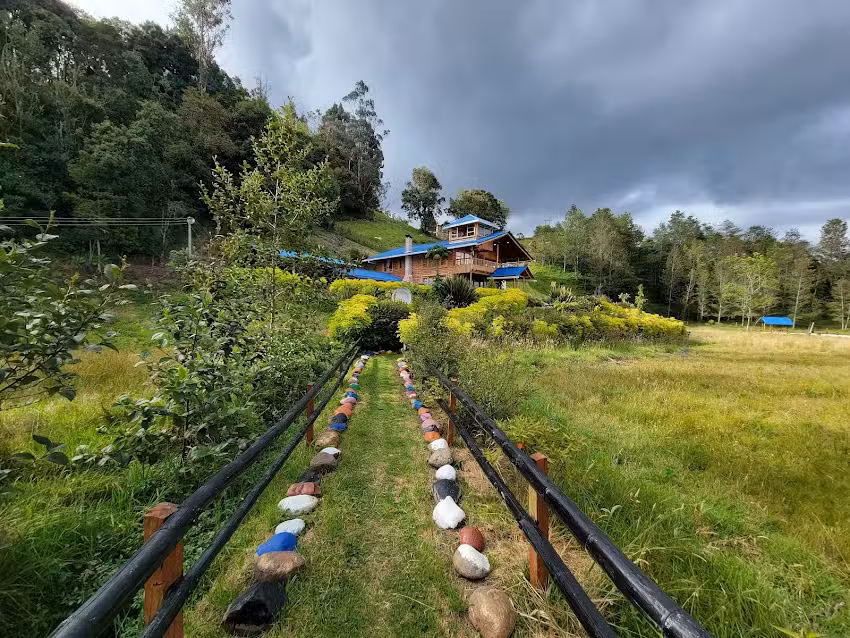 Pakari, Lake view Caba&ntilde;a