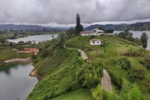 Paradise Lake Finca Hotel