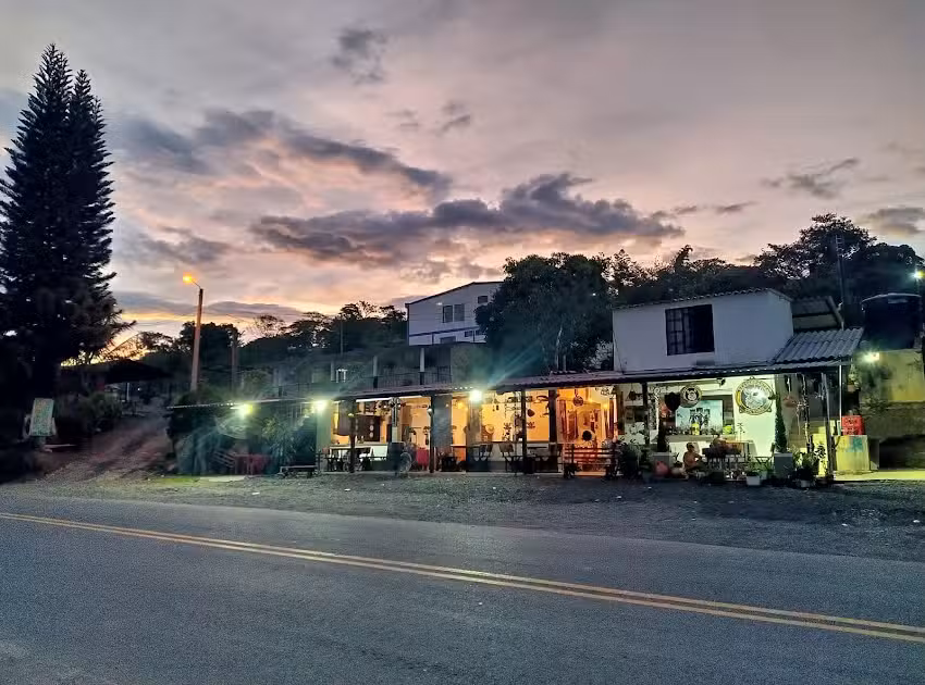 Parador Los pinos &ndash; Hotel y Restaurante