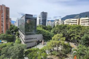 Parqueadero York Luxury Suites Medellin