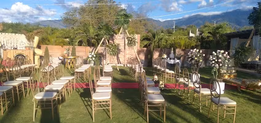 Pe&ntilde;a&rsquo;s Club House