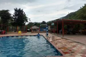 Piscina El Refugio Azul